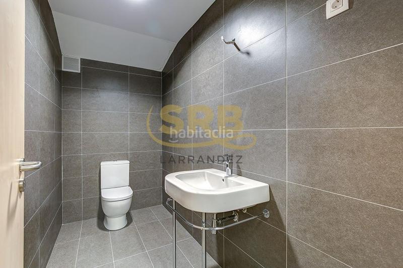 Foto dbe56bdd-a6fb-40d5-9646-70797a0ea1c5. Alquiler local comercial local ideal para centro médico en sarrià - sant gervasi en Barcelona