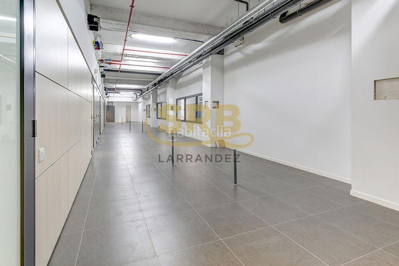 Foto 06c873c3-999f-47a2-85bb-1462d3e33c91. Lloguer local comercial amb calefacció a Tres Torres Barcelona