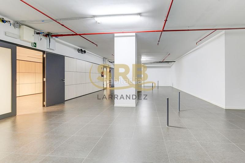 Foto a2c92c8c-40a9-4bec-8085-6c8dfd68a7b8. Lloguer local comercial amb calefacció a Tres Torres Barcelona