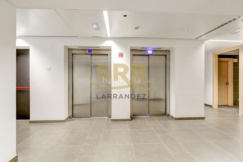 Foto c03427ba-6d38-4278-8c9b-42864843205a. Lloguer local comercial amb calefacció a Tres Torres Barcelona