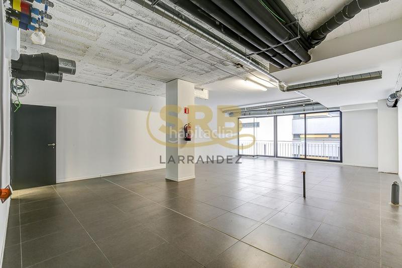 Foto 462e3e73-b85a-4d26-b44c-fcea4f6d75c7. Location local commercial avec chauffage dans Tres Torres Barcelona