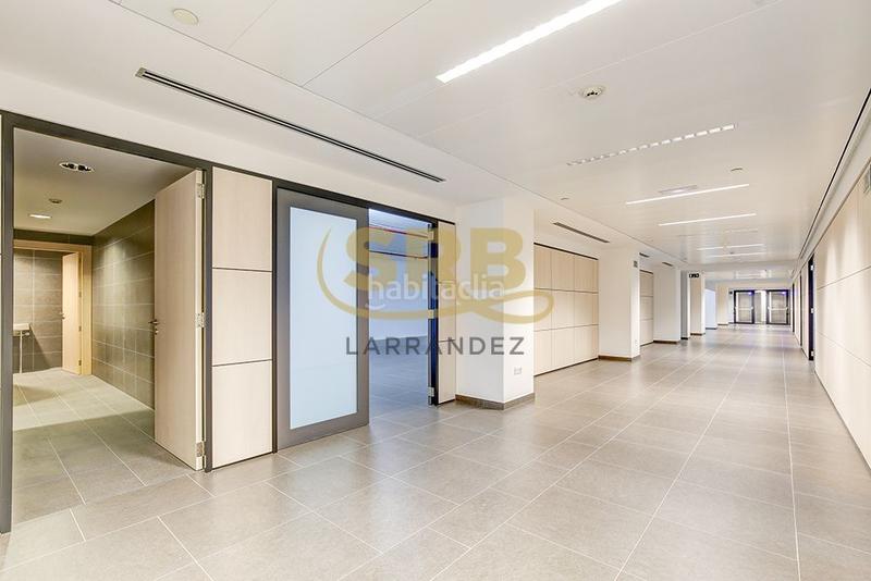 Foto 56e3ca00-4c09-4685-b35e-0314ea5a1b0c. Location local commercial avec chauffage dans Tres Torres Barcelona