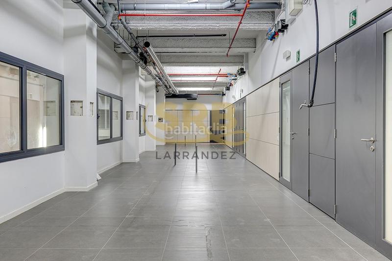 Foto ec5714db-851a-4edc-8a21-13f6b56ec682. Location local commercial avec chauffage dans Tres Torres Barcelona