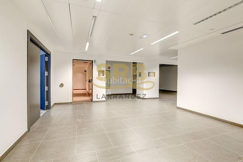 Foto 757597ce-bb00-4925-bdb6-4872b948d8b7. Rent business premise with heating in Tres Torres Barcelona