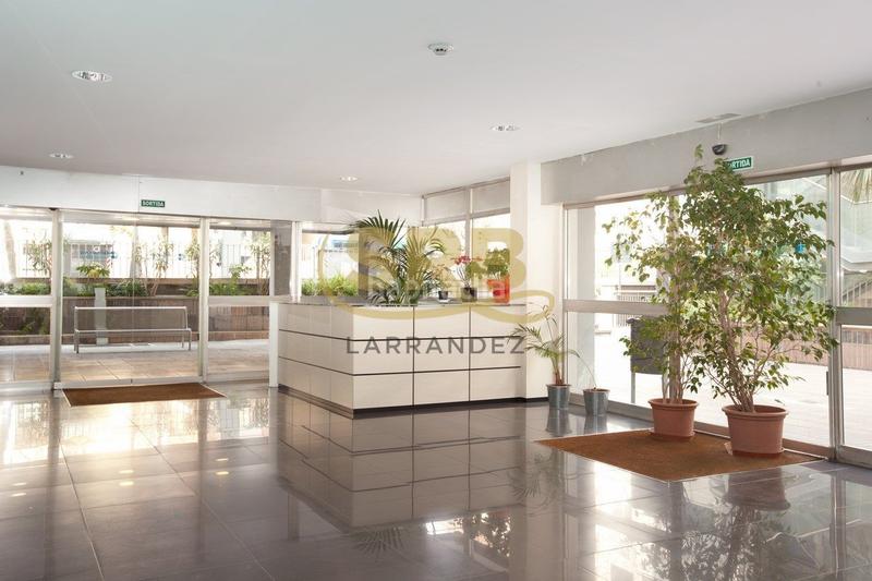 Foto d4a411c2-c0fe-46f3-af3c-629b3a7debcb. Rent business premise with heating in Tres Torres Barcelona