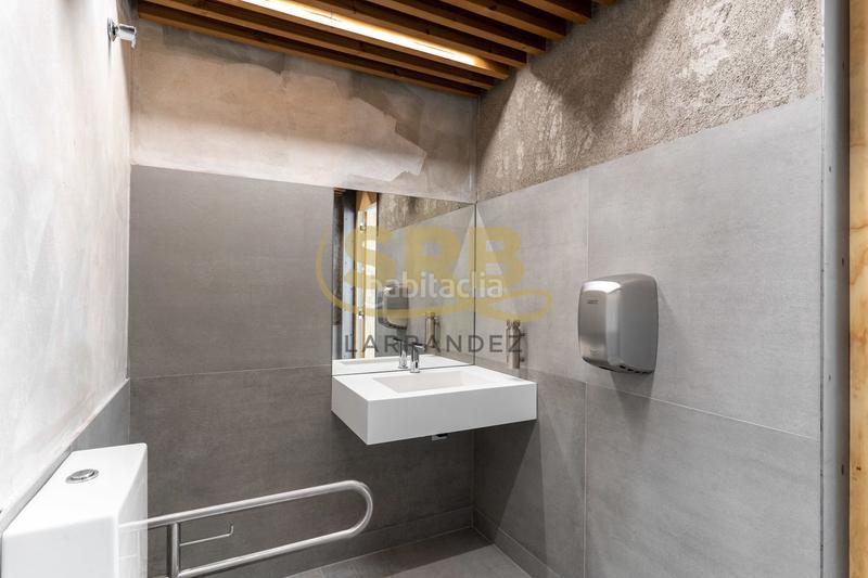 Foto 901b9bc5-5d19-412f-9c3b-4b105fc187da. Location bureau avec chauffage parking dans Sant Ramon - Maternitat Barcelona