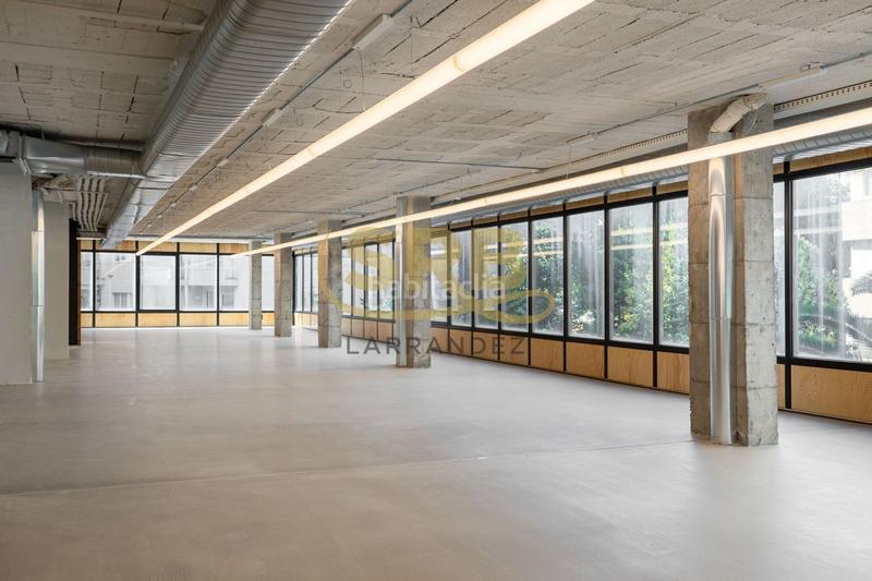 Foto c1b3f6fc-d3e3-4c21-ad3d-2e4858626526. Location bureau avec chauffage parking dans Sant Ramon - Maternitat Barcelona