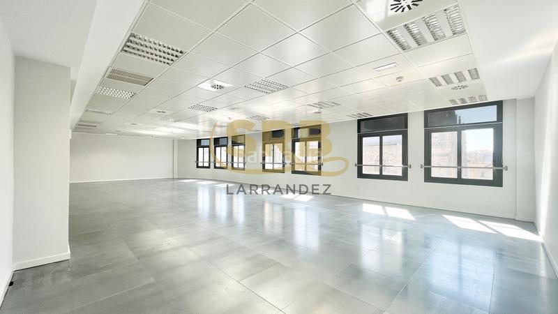 Foto 113d5458-b748-4bed-b90d-7320d6b1756d. Rent office space with heating parking in Gòtic Barcelona