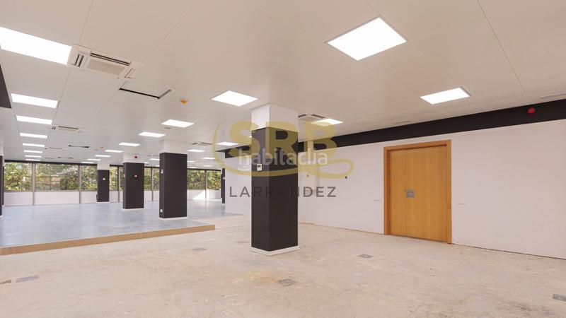 Foto e9779d72-cfa5-4c0e-bc39-8eb485b25f22. Location bureau avec chauffage parking dans Barri de les Corts Barcelona