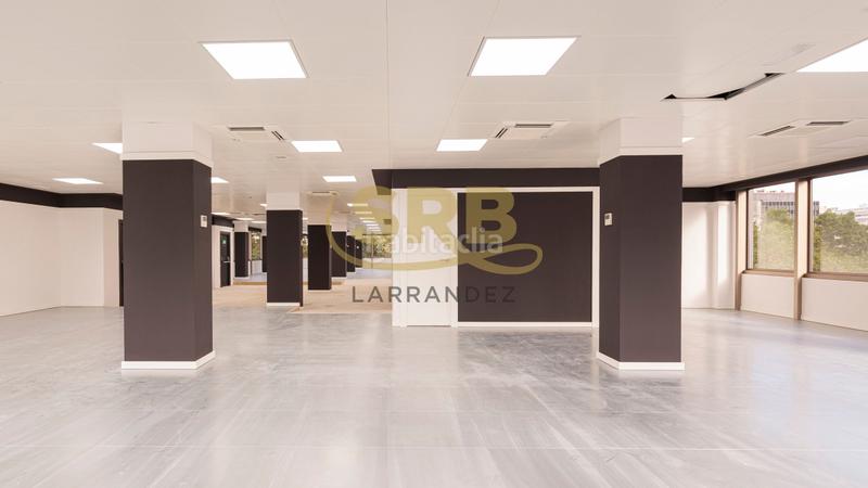 Foto 56d51941-26d6-433f-814e-b2ddca92209e. Rent office space with heating parking in Barri de les Corts Barcelona