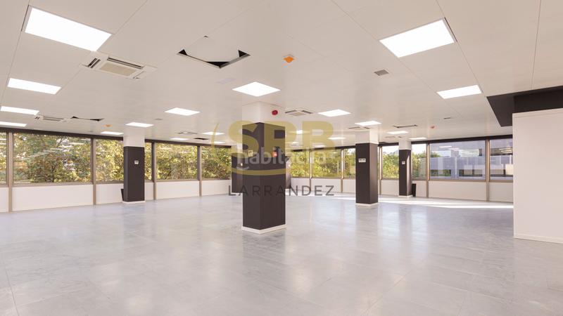 Foto 9dbba518-086e-4f56-ab4a-9e15f6eb63c7. Rent office space with heating parking in Barri de les Corts Barcelona