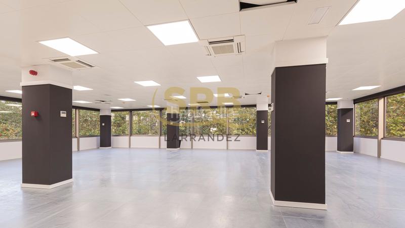 Foto c96c8d5f-a73b-4f17-8369-38c025da8638. Rent office space with heating parking in Barri de les Corts Barcelona