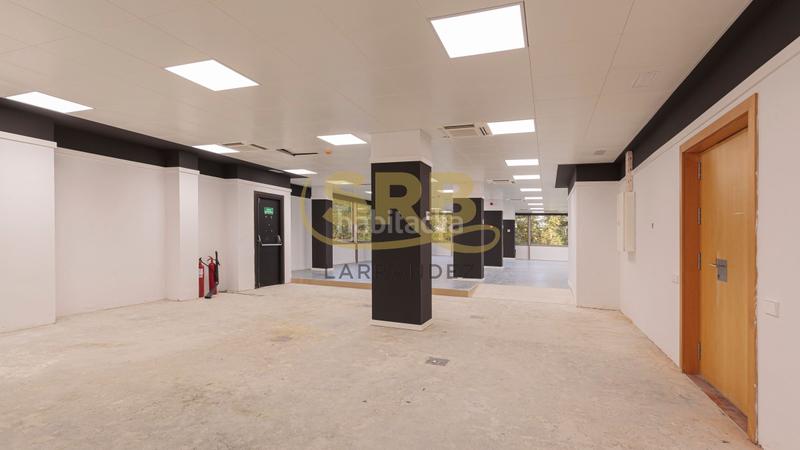 Foto d92e9418-dcb0-4209-8ac8-36556a436001. Rent office space with heating parking in Barri de les Corts Barcelona