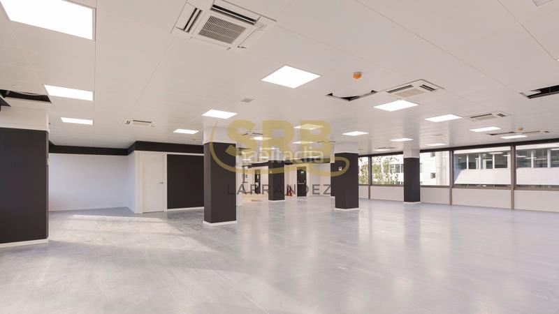 Foto f3e4be8f-7a3f-4250-a4db-0859fd19aa5f. Rent office space with heating parking in Barri de les Corts Barcelona