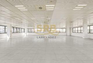 Lloguer Oficina  Carrer de bac de roda. Oficinas diáfanas y luminosas en parc empresarial 22@