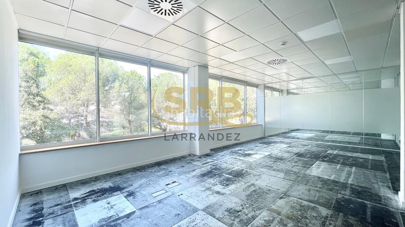 Foto 8b76e3ea-5abb-4d27-964b-d0dfa6c6c587. Alquiler oficina excelentes oficinas , con todos los servicios en Sant Cugat del Vallès