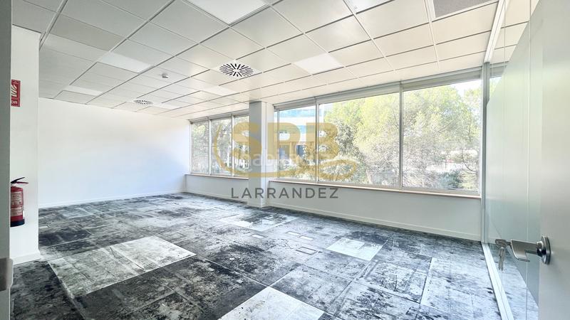 Foto e547b84a-b107-4ea4-82ce-ff9c0d9296e6. Alquiler oficina excelentes oficinas , con todos los servicios en Sant Cugat del Vallès