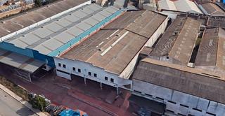 Miete Fabrikhalle  Carrer del pintor fortuny. Conjunto de naves, con gran patio y con muelle de carga, en poli