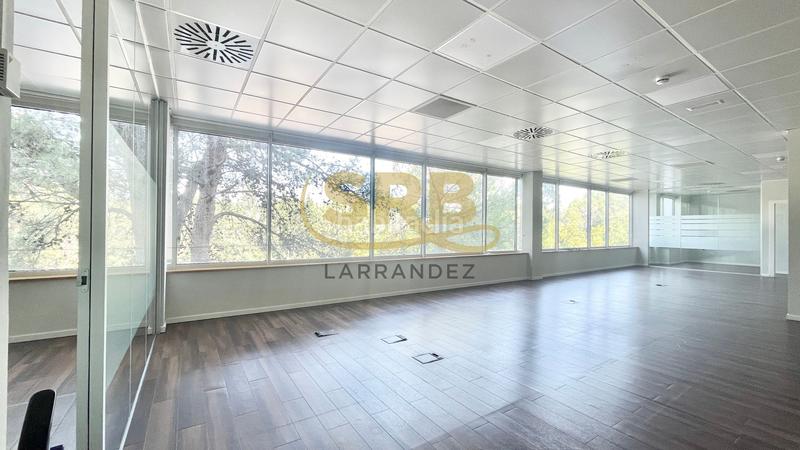 Foto 735a84ff-c6f0-4a81-8e78-2f02a7d325ae. Location bureau avec chauffage parking dans Volpelleres Sant Cugat del Vallès