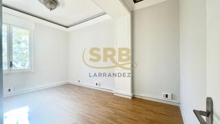Miete Büro  Avinguda diagonal. Oficina recién reformada, con mucha luz y lista para entrar