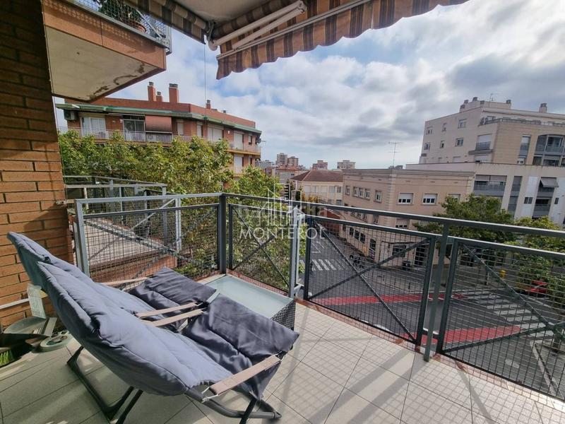 Foto f74e2fb5-10cf-4a83-aad9-8401a4d59a6d. Appartamento con riscaldamento parcheggio in Eixample Sabadell