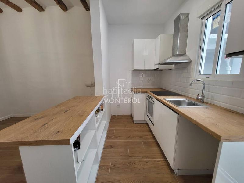 Foto db881f2b-e020-4b3e-a17d-f2bcbda9d953. Casa adossada amb calefacció a Covadonga Sabadell