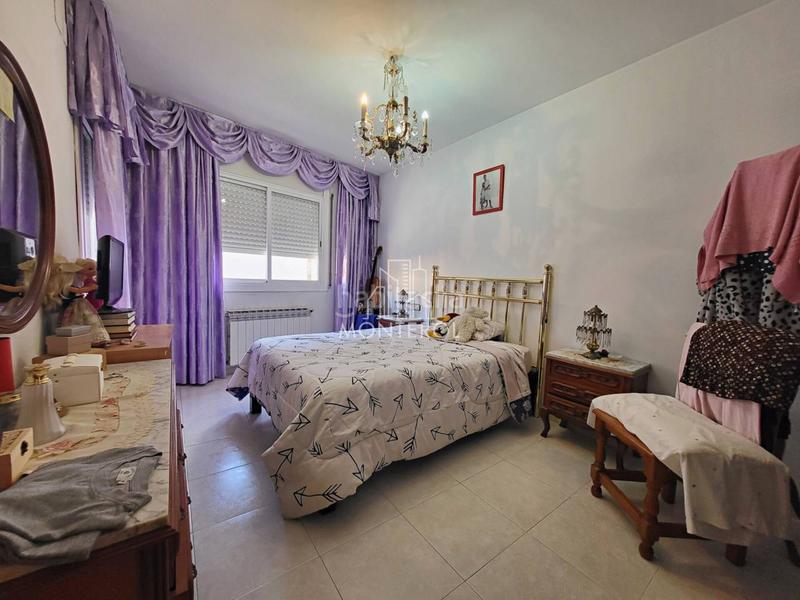 Foto 0c9ab9ec-9c3a-40b1-bce1-ef2164d80d97. Semi detached house with heating parking in Cardedeu