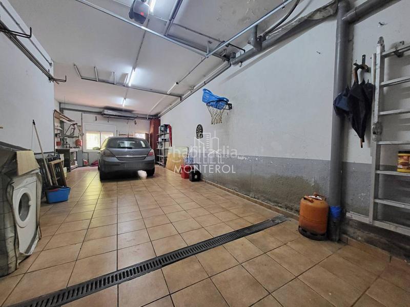 Foto 304d7f4a-a9df-4150-9e64-569d5a6954ee. Semi detached house with heating parking in Cardedeu