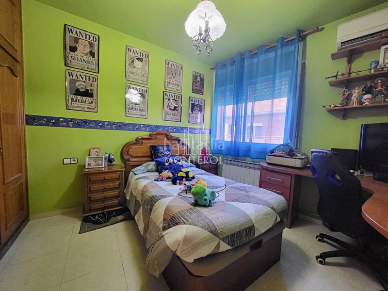 Foto 4c979a05-fd63-4201-8d00-6c621fabdfe4. Semi detached house with heating parking in Cardedeu