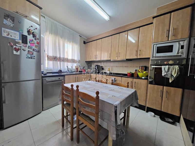 Foto 615c8c4f-8b55-40eb-9ee0-232bc98f16af. Semi detached house with heating parking in Cardedeu