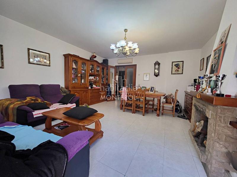 Foto dc2be2cb-941b-45b8-93e1-858a5a04d0a1. Semi detached house with heating parking in Cardedeu