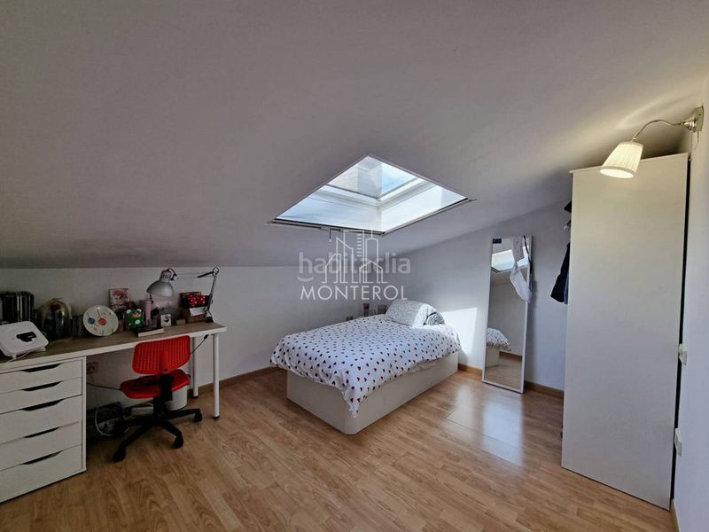 Foto ff0525f6-3688-4b06-a26a-56f442ad3347. Casa amb calefacció aparcament piscina a Can Palet de Vista Alegre Terrassa