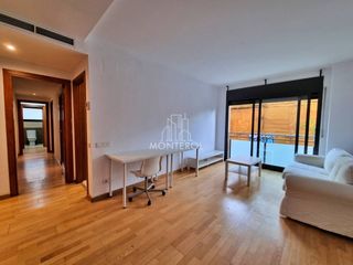 Pis  Calle frederic soler. Piso de 90m2 en gracia