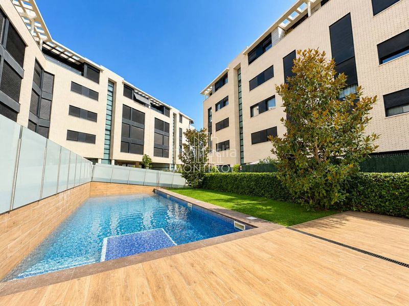 Foto d7b8845a-b3e0-48a9-97e4-ced0292997a6. Pis amb aparcament piscina a Can Roca Terrassa