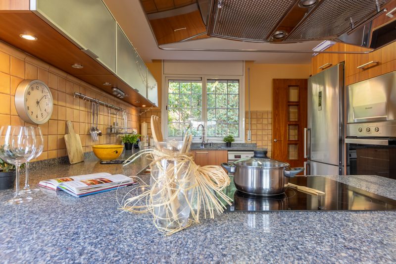 Foto 003c0818-202d-4e1e-ad88-ce2128e71d49. Xalet amb xemeneia calefacció aparcament piscina a Olivella