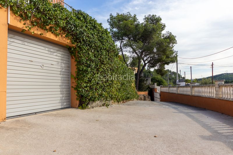 Foto 52b50054-0fb2-4126-b09c-bc3867fbe688. Xalet amb xemeneia calefacció aparcament piscina a Olivella