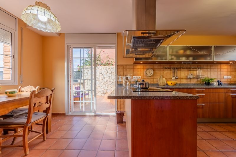 Foto 92f8f0ab-a72e-4309-82c6-3c28b094aa71. Xalet amb xemeneia calefacció aparcament piscina a Olivella