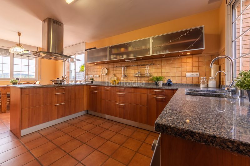 Foto d020b036-63d8-4f6b-9df3-8c5665b2926a. Xalet amb xemeneia calefacció aparcament piscina a Olivella