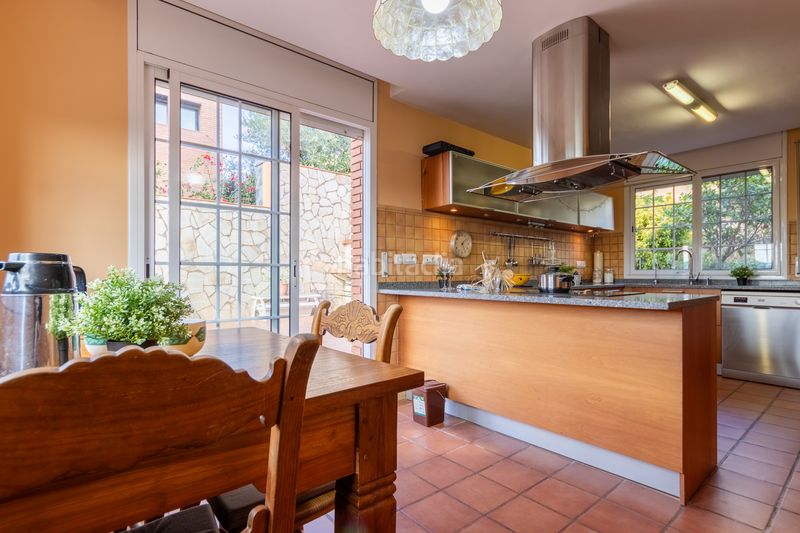 Foto fd986e18-1eba-4641-ac29-4265f9b18428. Xalet amb xemeneia calefacció aparcament piscina a Olivella