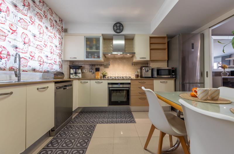 Foto 6cafc639-bdb8-4604-a732-3775c2251304. Semi detached house with heating parking in Poble Nou Vilafranca del Penedès