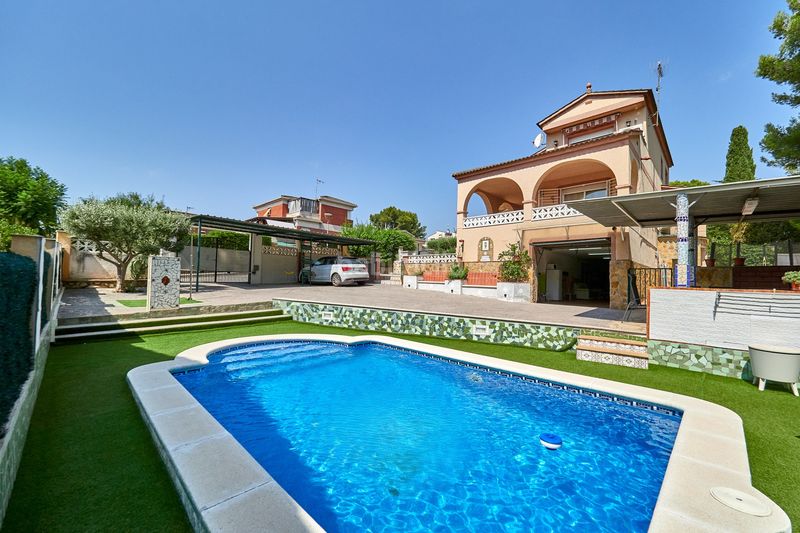 Foto d7619a72-54bc-48c6-9cfb-8b033c812717. Casa amb calefacció aparcament piscina a Catllar (El)