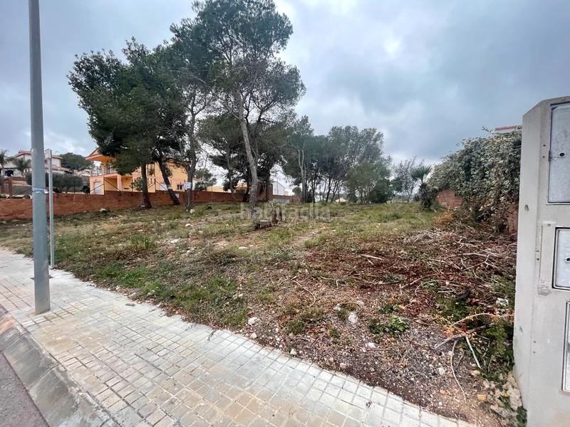 Foto c3a7cfe6-4e16-4bb0-8627-6813200085cb. Terreny residencial a carrer l'atzavara 29 a Can Lloses - Can Marcer Sant Pere de Ribes