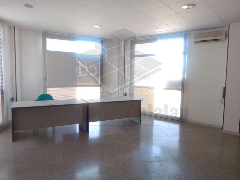 Foto 00a09628-6977-4363-8df8-fa284a817b56. Büro mit heizung in Navarcles