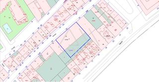 Terreny residencial  Carrer vermell