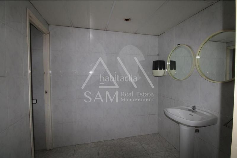 Foto 1fed241f-8a4c-4e6d-b23a-6f3b423ef423. Oficina a Sant Andreu de Palomar Barcelona