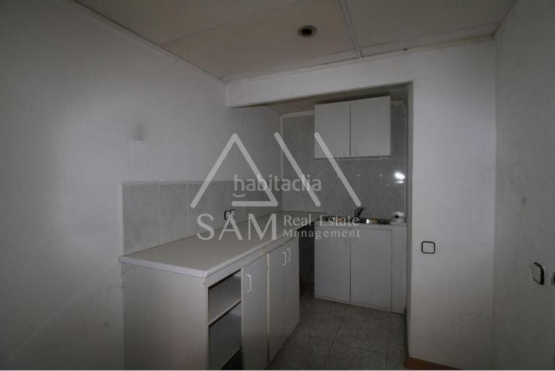 Foto 26191277-d54c-4830-a7f8-71a78acb14b1. Oficina a Sant Andreu de Palomar Barcelona