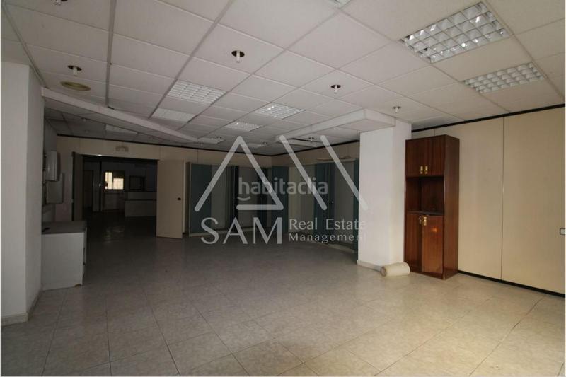 Foto 61f8a53a-3035-4985-b3a8-e2acb2e62bb6. Oficina a Sant Andreu de Palomar Barcelona