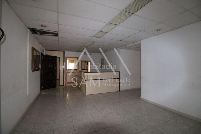 Foto 724a0a25-58b6-4244-aeba-f90a204e1107. Oficina a Sant Andreu de Palomar Barcelona