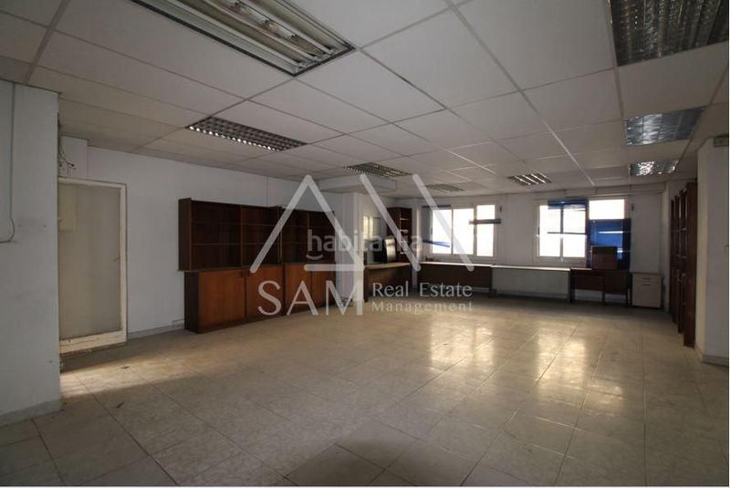 Foto 8d176736-a663-4ced-b2cc-fa330b34ee3b. Oficina a Sant Andreu de Palomar Barcelona