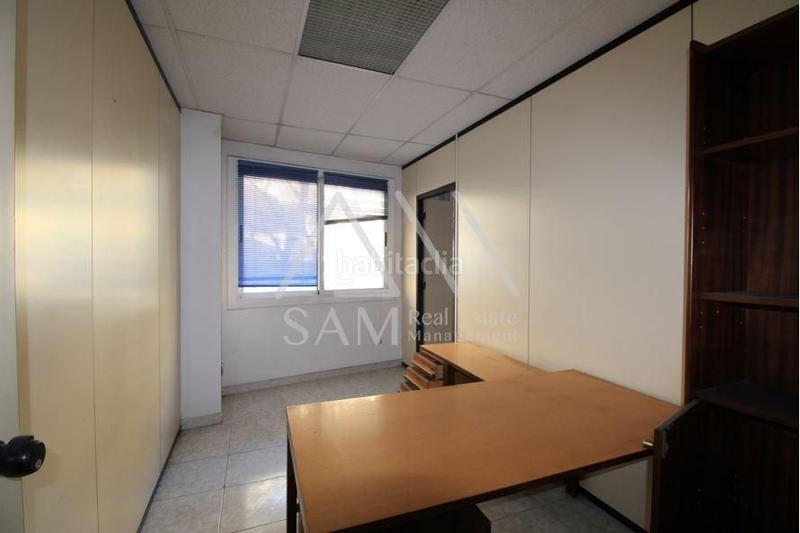 Foto b86fa0be-cd82-43e4-94a1-3a88374043d3. Oficina a Sant Andreu de Palomar Barcelona